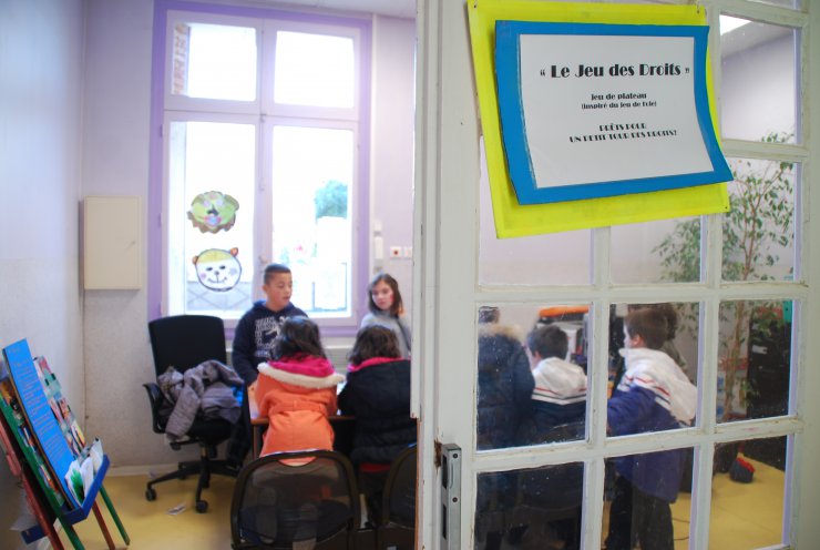 Les enfants des centres de loisirs célèbrent leurs droits