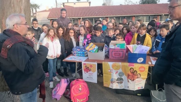 Un cahier, un crayon