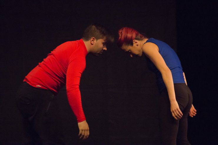 Spectacle « Rouge Bleu » : une belle leçon pour les collégiens du département !