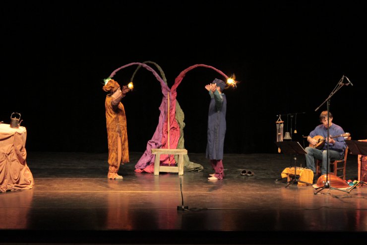 Catalan et Théâtre s'entremêlent....