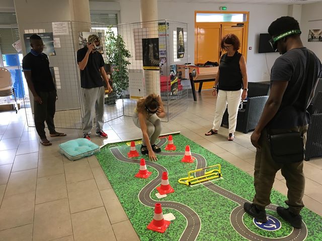 Des ateliers de sensibilisation pour un regard nouveau en matière de sécurité routière à la résidence habitat jeunes .