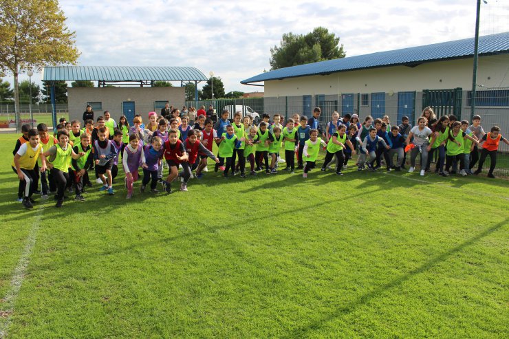 Les classes des P-O au biathlon de l'USEP.