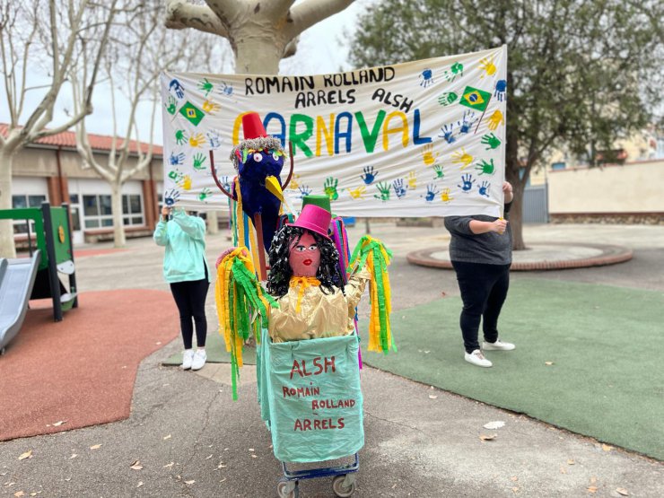 La grande cavalcade de l'accueil de loisirs Romain Rolland/Arrels
